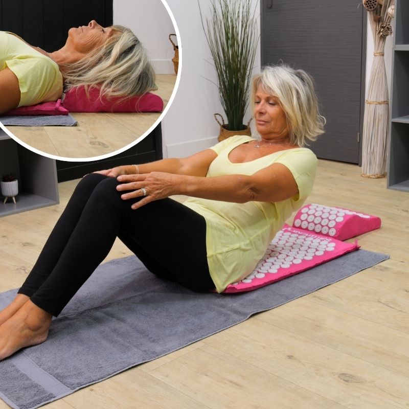Matelas d'acupression et têtière